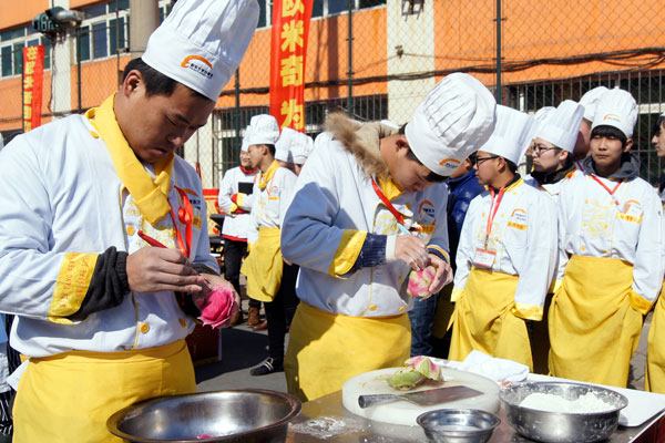大厨们的雕工一点也没有受到寒冷天气的影响,加油!