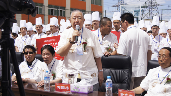 推广新闻 提起辽菜人们一定会想到辽菜创始人之一国宝级辽菜大师刘国