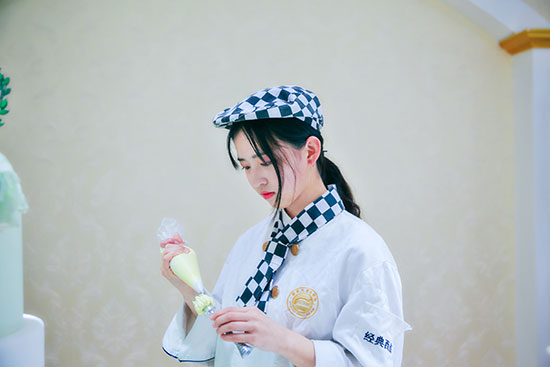 ѵ