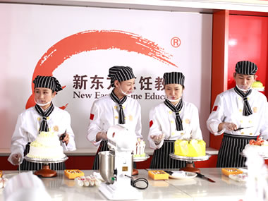 �����¶�������ѧУ �߼�����ʦ